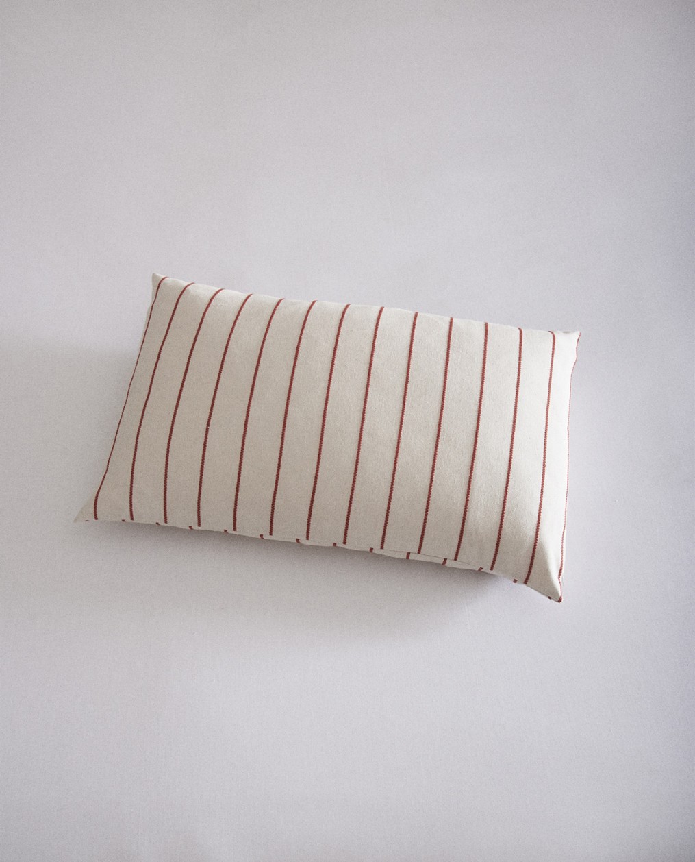 Funda Cojin Raya Relieve 40x60 cm