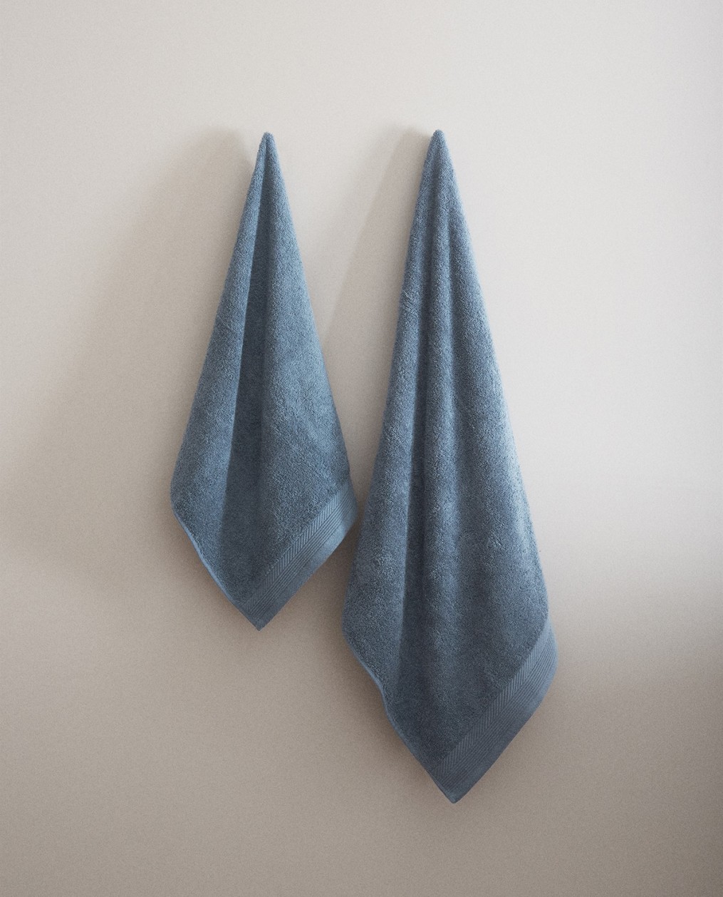 Toalla de Ducha Básica de Algodón 500g | Suavidad y Máxima absorción