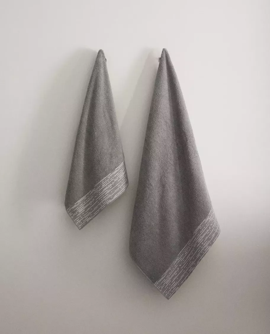 Toalla de Baño Cenefa Lluvia 500g | Tobo