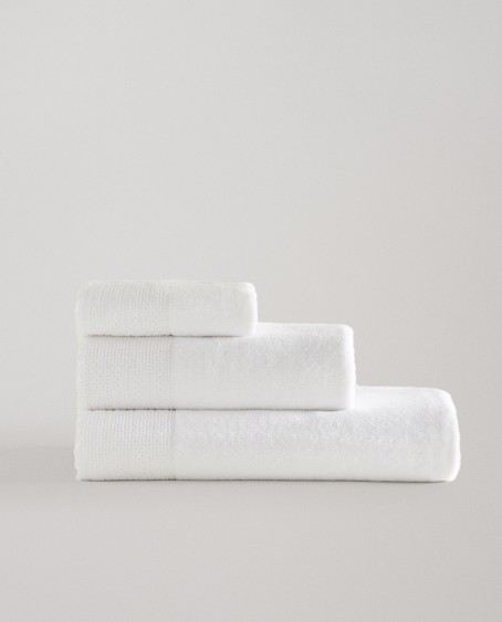 Toalla baño tira bordada Bicos blanca 500grs | Tobo