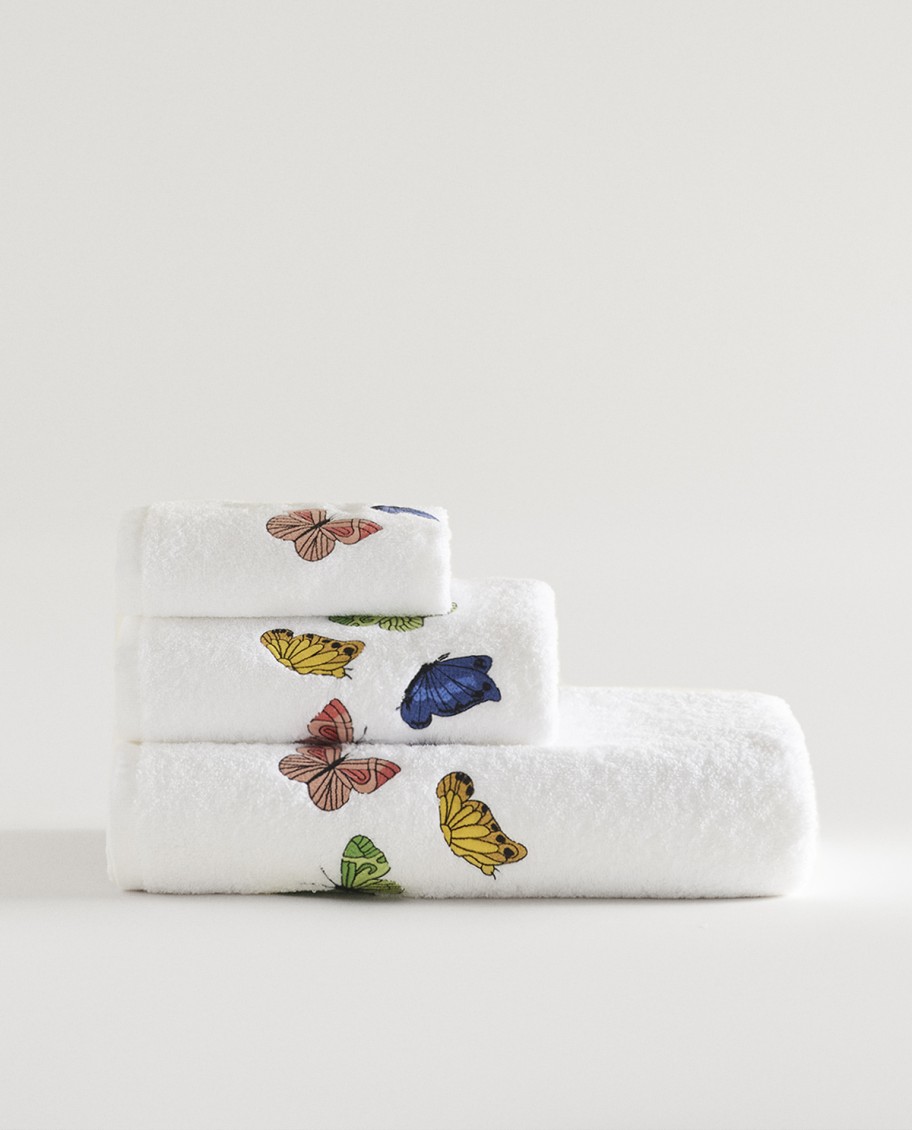 Toalla baño Mariposas bordada | Fabrica en Portugal | Algodón Premium