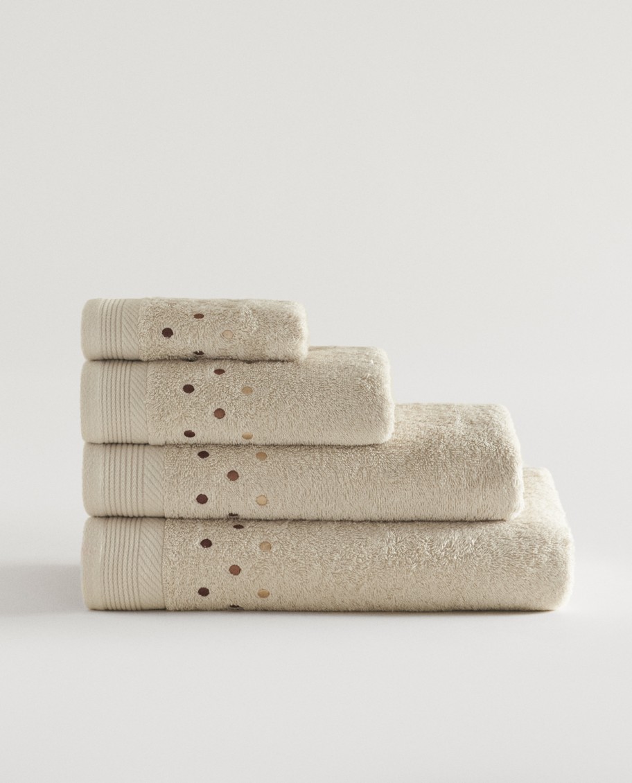 Toalla Baño con Topos | Fabrica en Portugal | Algodón Calidad Premium
