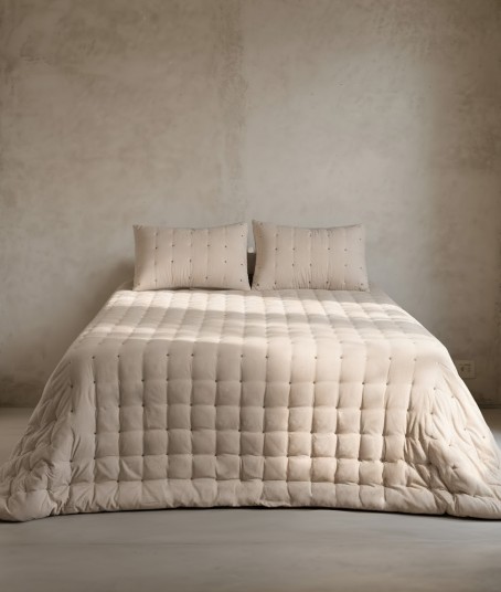 Edredón acolchado bordado topitos invierno 240gr | Beige