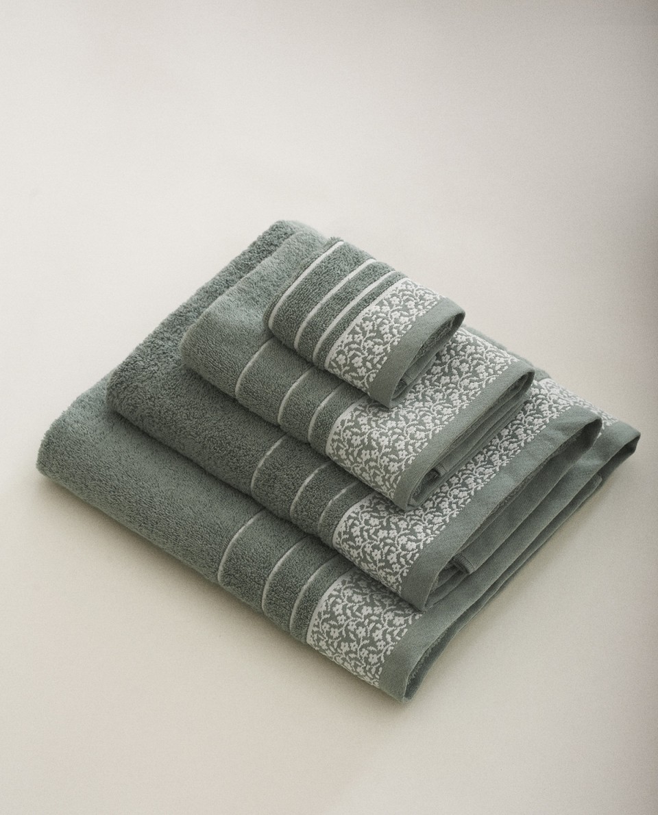 Toalla de Baño  Floral Algodón 500grs | Tobo